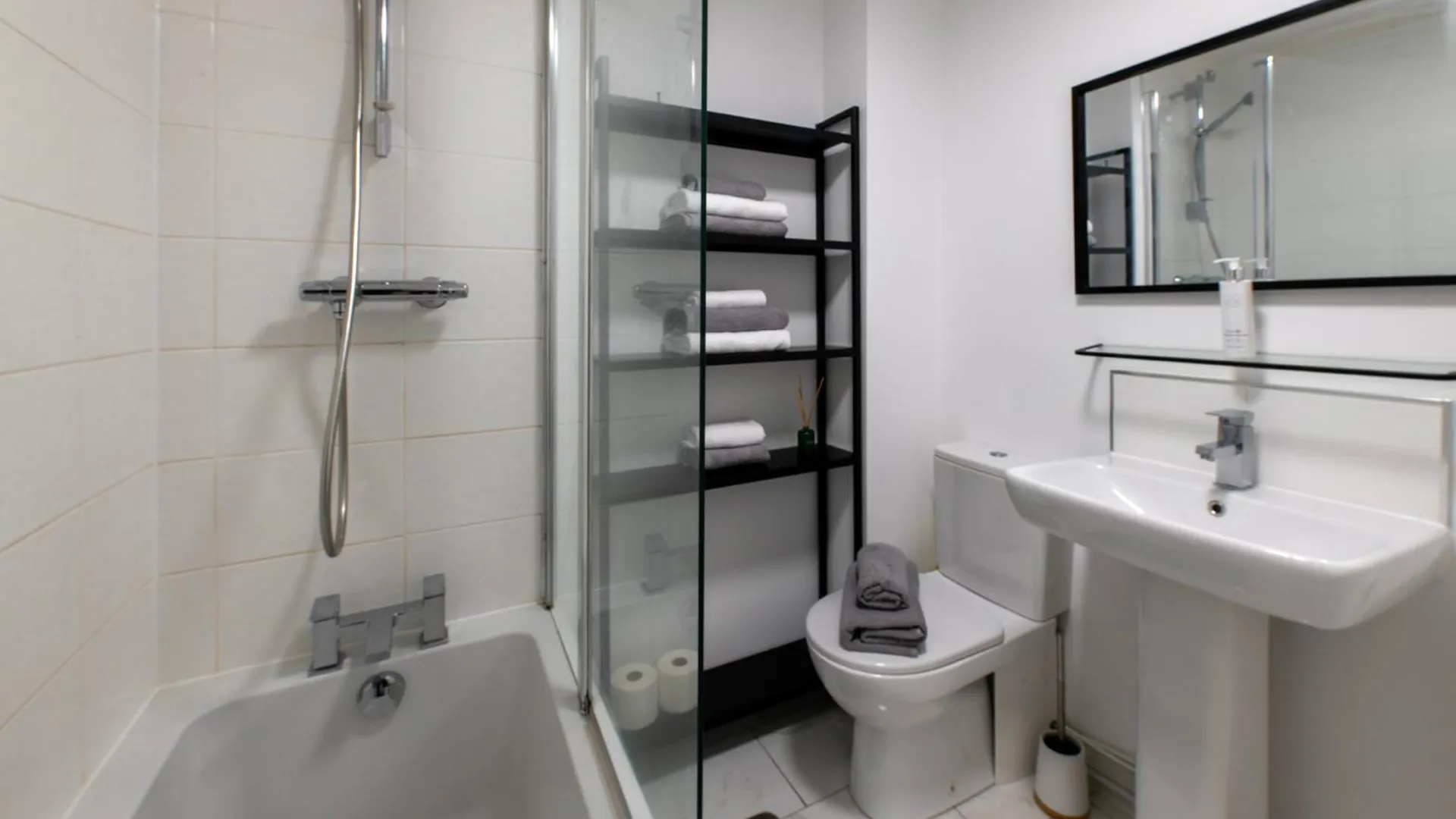 Edinburgh Luxury 4 Bedroom Townhouse With Free Parking United Kingdom